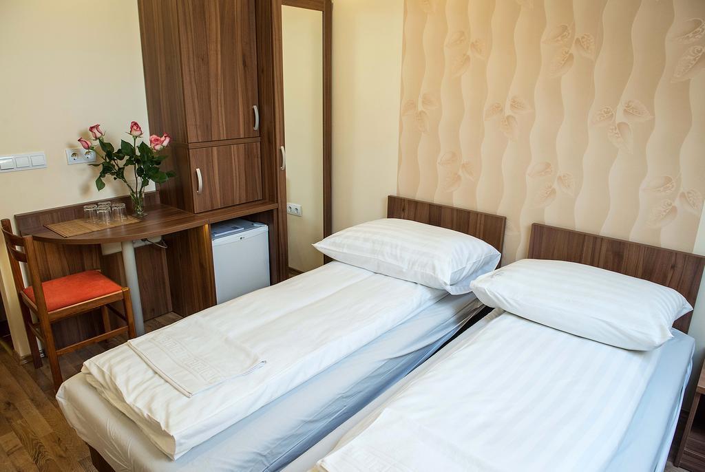 Bl.Apartmanhaz Ii. Szeged Buitenkant foto