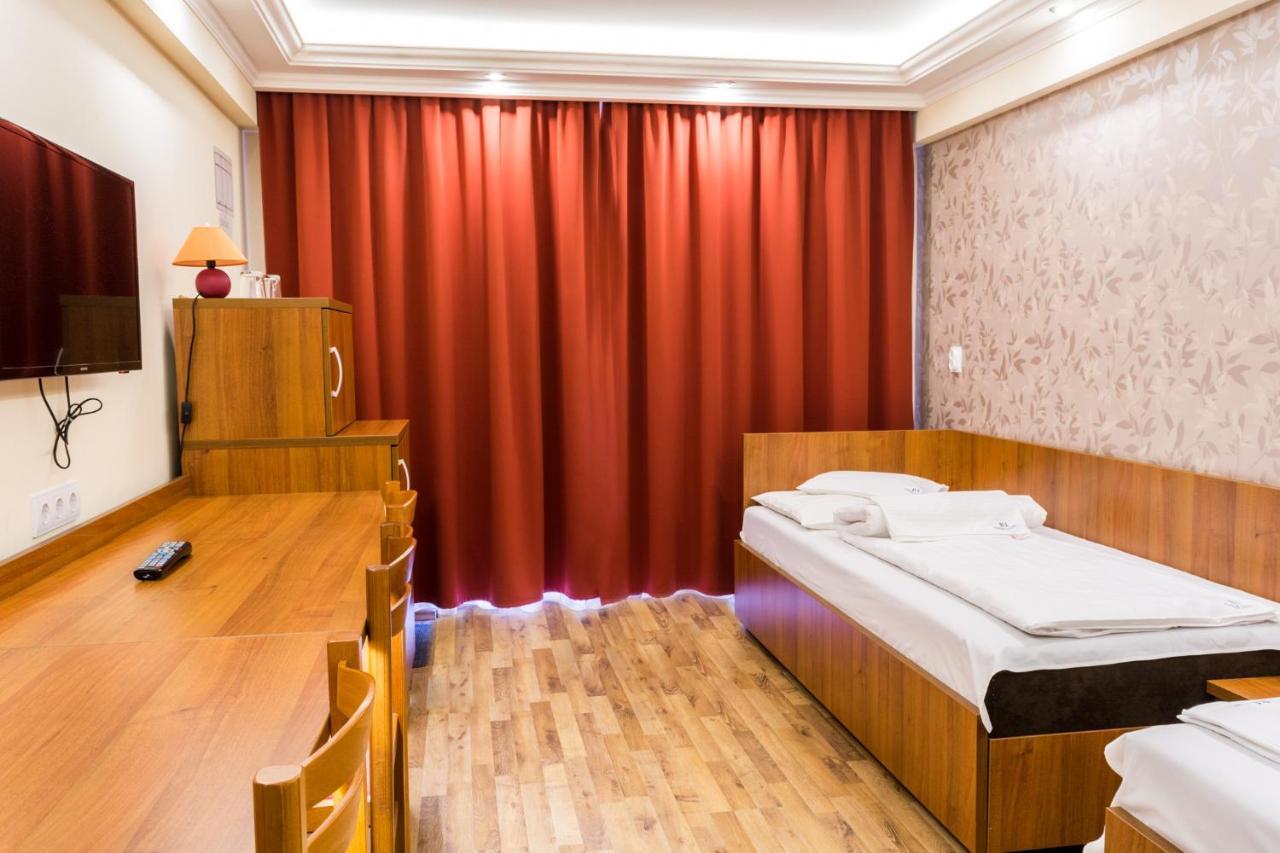 Bl.Apartmanhaz Ii. Szeged Buitenkant foto